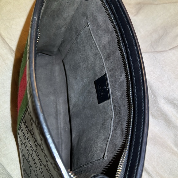 Gucci GG Signature Web Pouch - Picture 5 of 8